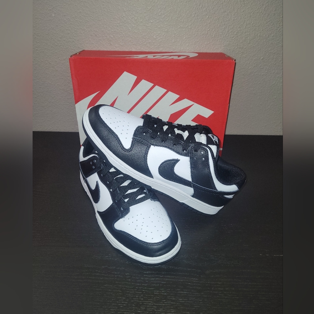 Nike dunk low pandas